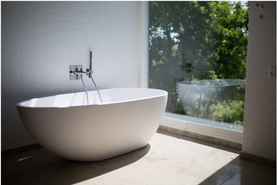 8 Signs That You Need To Replace Your Bathtub